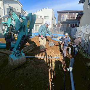 施工の様子２｜株式会社ブルー・テックは千葉県内を中心に、給排水設備工事、水道工事、配管工事業を提供。安全と環境に配慮した工事と、迅速丁寧な対応で施工実績多数。採用情報も掲載中。